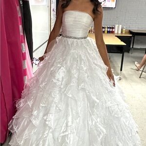 Elegant Strapless White Dress